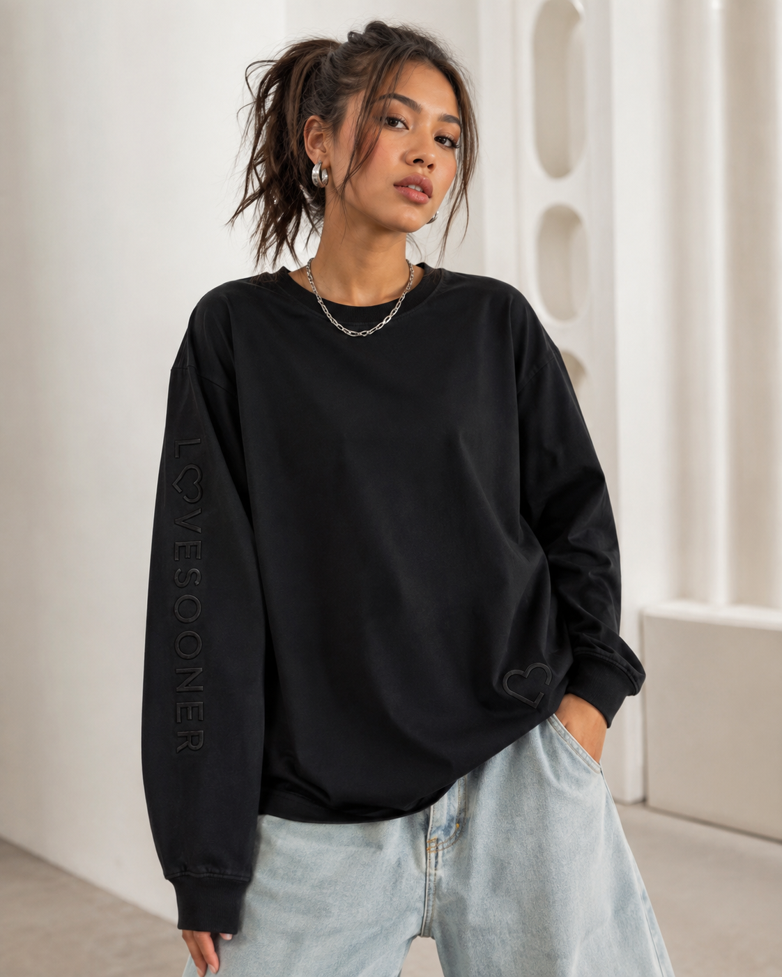 OVERSIZED LONG SLEEVE TEE worn by her