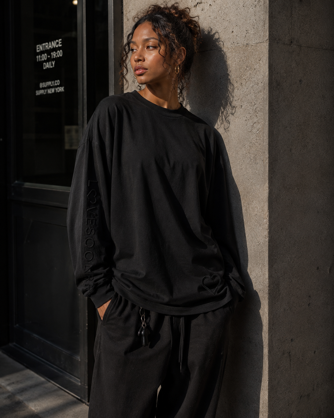 OVERSIZED LONG SLEEVE TEE women's editorial front