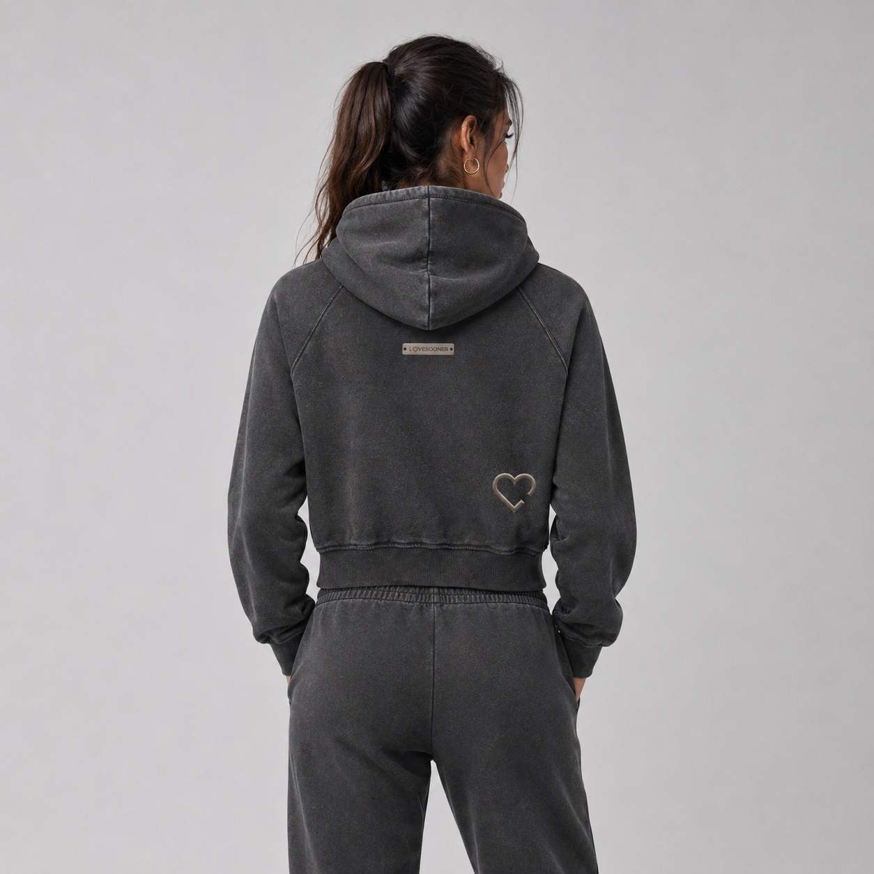 SNOW WASH CROP HOODIE women's editorial back