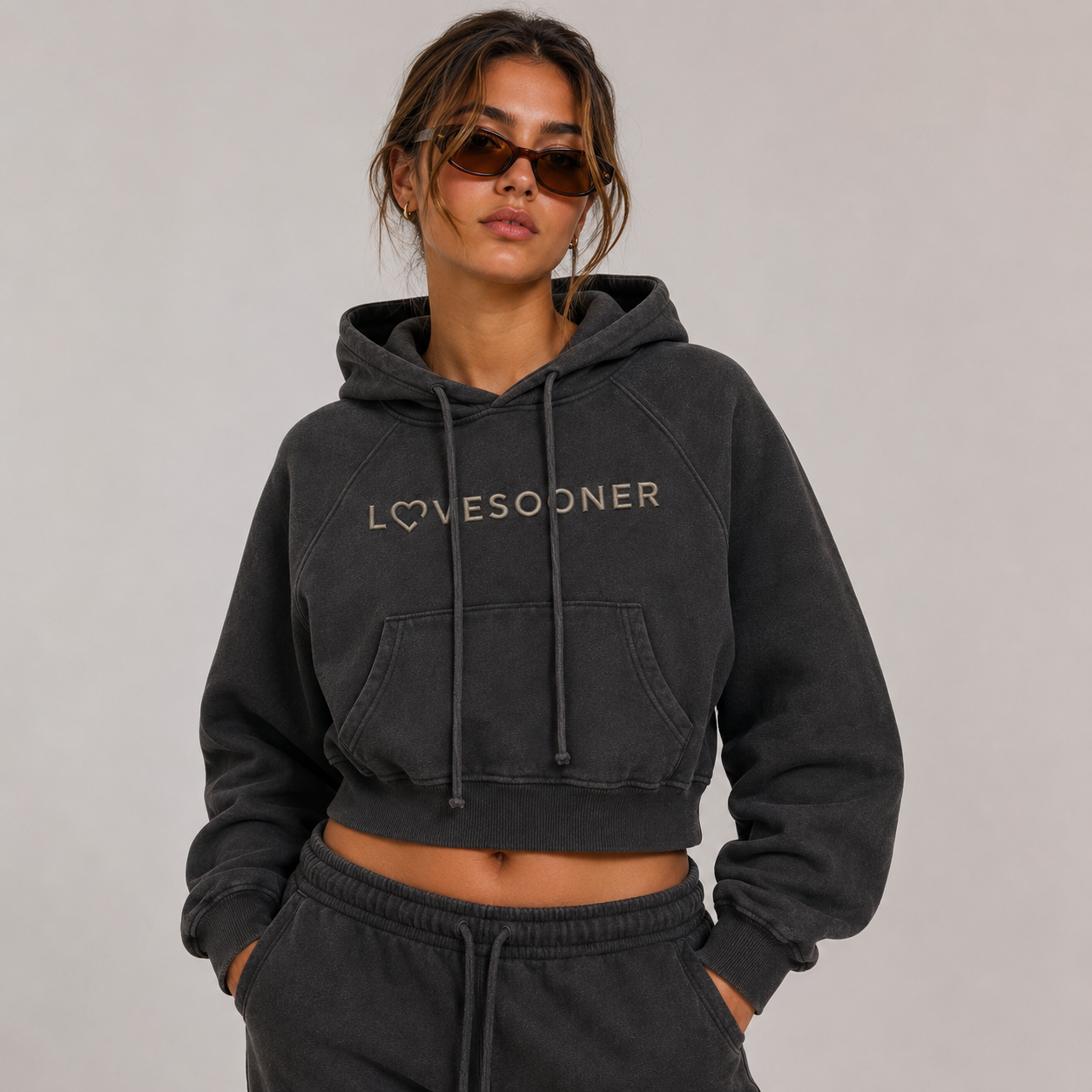 SNOW WASH CROP HOODIE worn by her