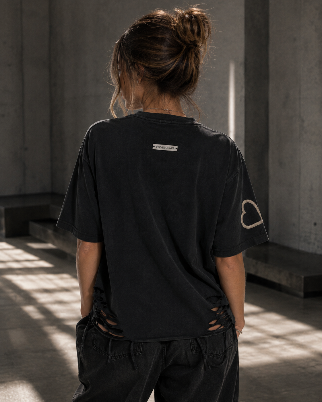 SNOW WASH RAW-HEM TEE women's editorial back