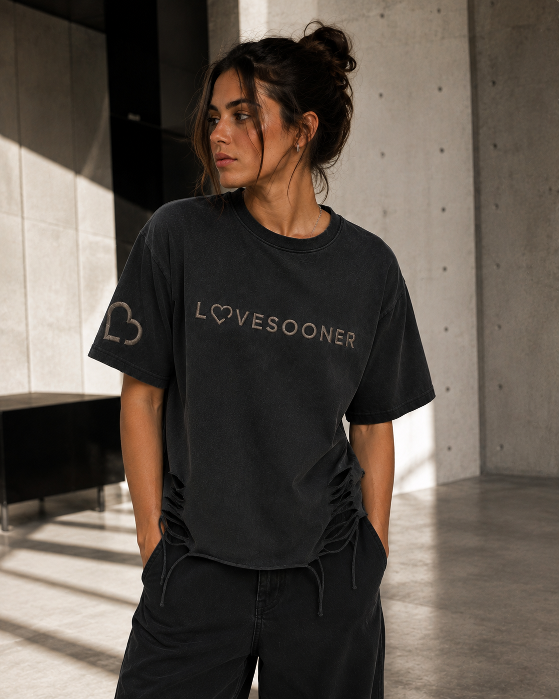 SNOW WASH RAW-HEM TEE worn by her