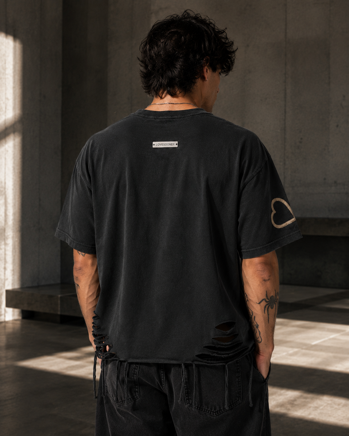 SNOW WASH RAW-HEM TEE men's editorial back