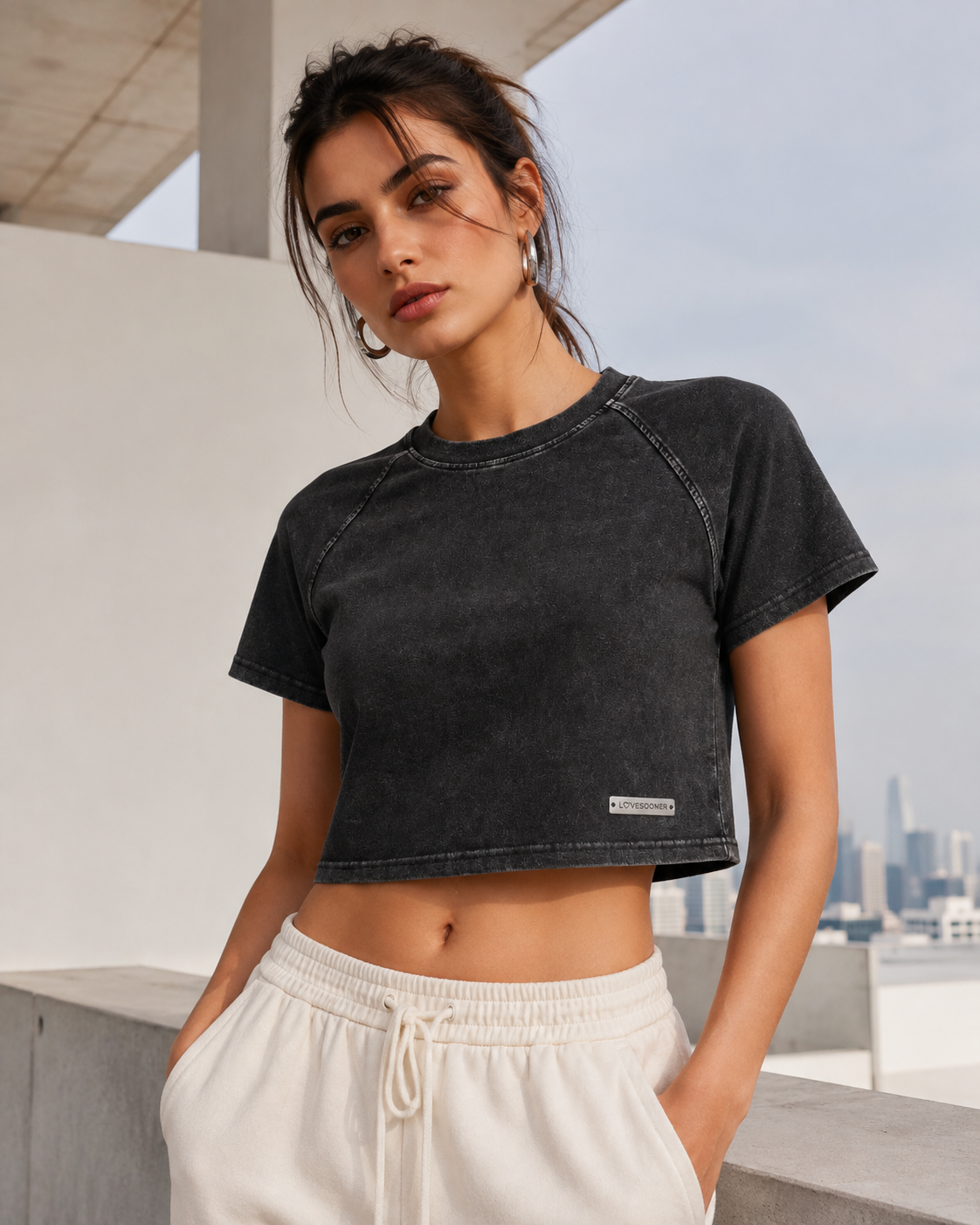 MINERAL WASH CROP TEE front