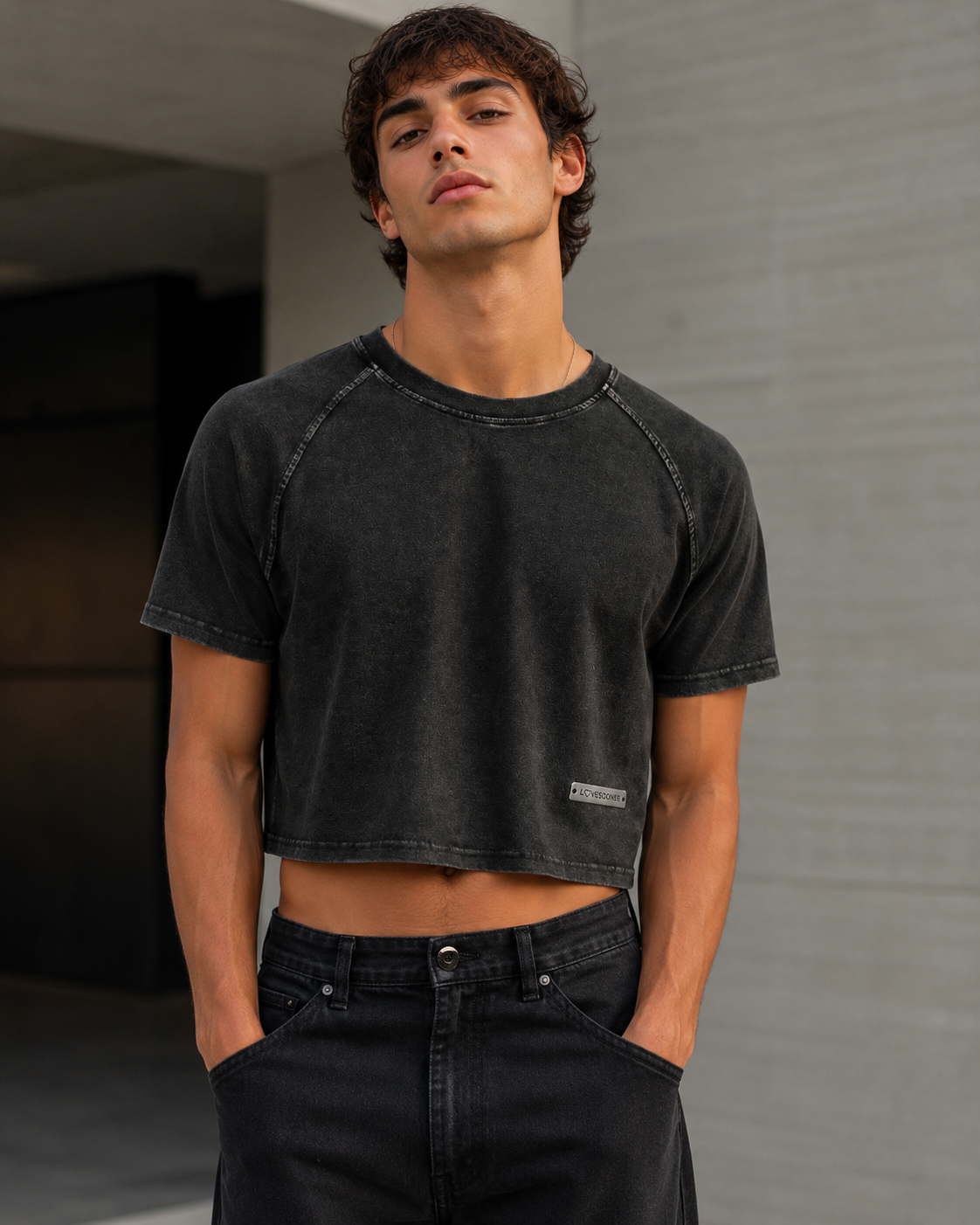 MINERAL WASH CROP TEE male editorial