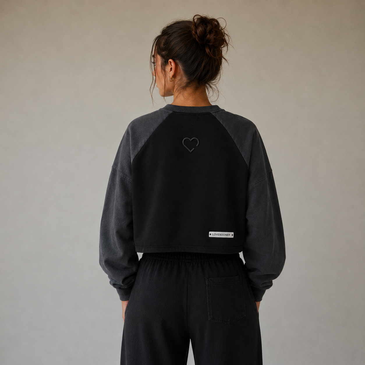 RAW-HEM RAGLAN back
