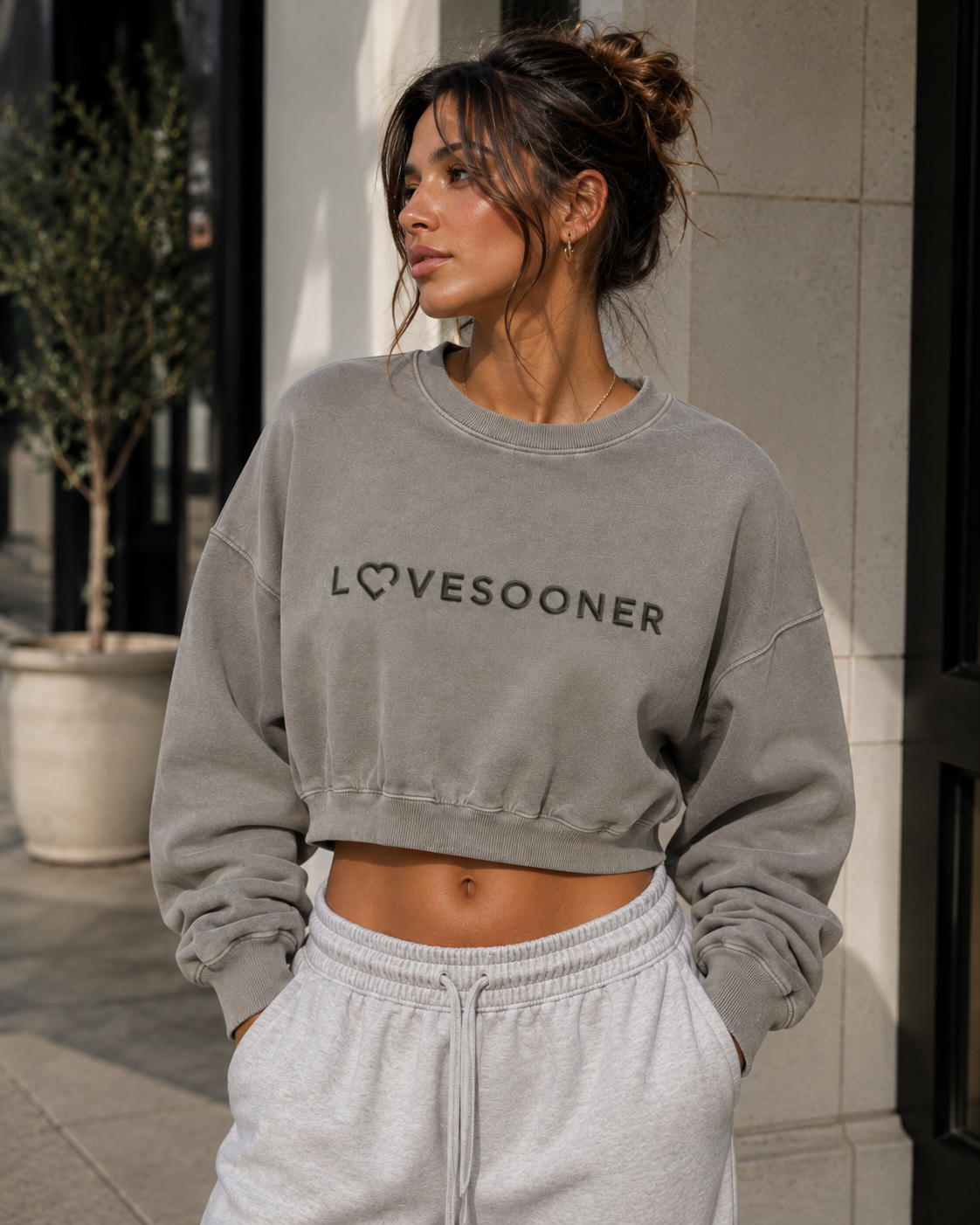 WASHED CROP SWEATSHIRT lifestyle front